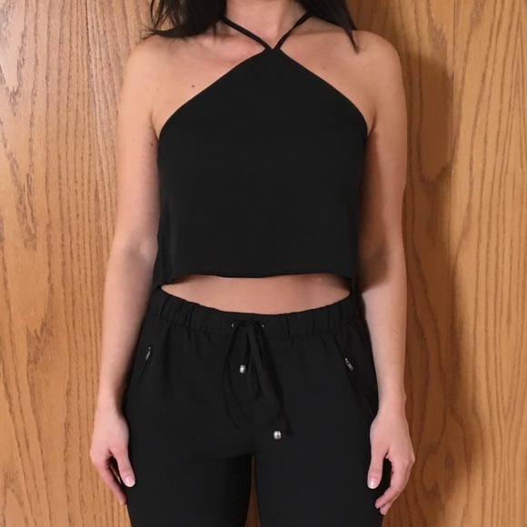 Forever 21 Tops - CROPPED BLACK TANK